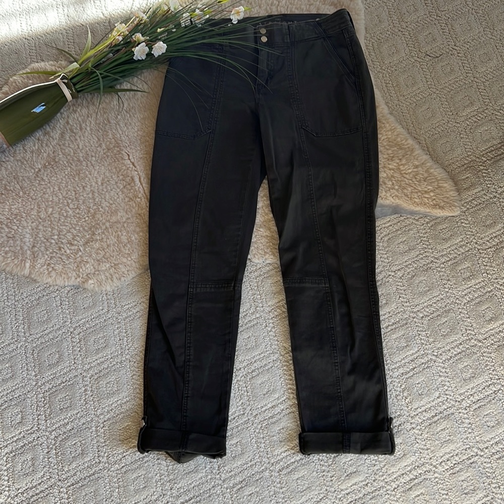 Whitehouse Blackmarket Straight Crop Size 0 Dark Green